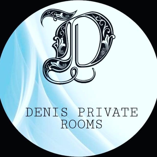 Denis Guesthouse 1930 ジロカストラ エクステリア 写真