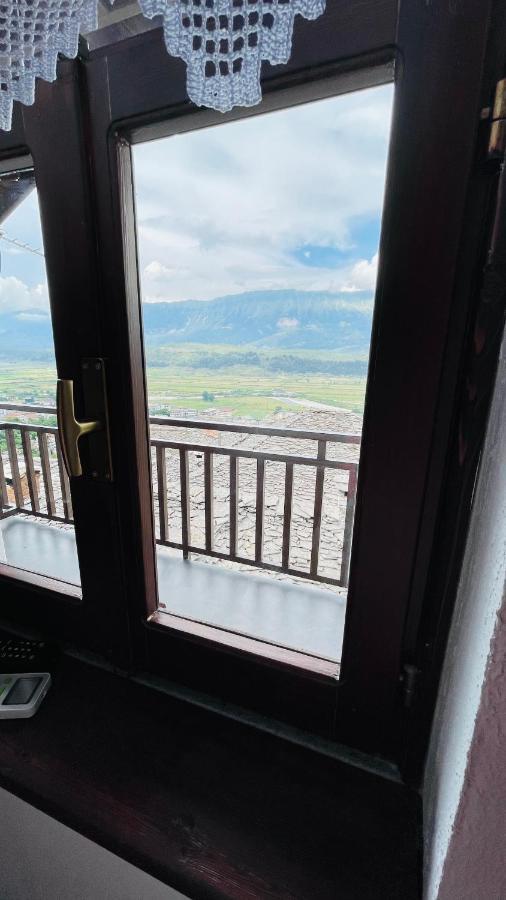 Denis Guesthouse 1930 ジロカストラ エクステリア 写真